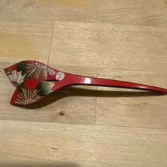 赤い花模様のかんざし　レトロ