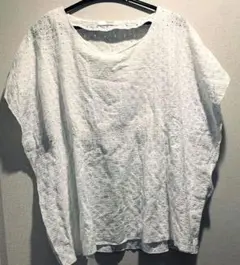 BEAMS LIGHTS ビームス　カットワーク　刺繍入りホワイトトップス 半袖