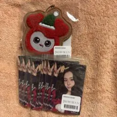 TWICE チェヨン　キーホルダー　ピンバッジ TWICE チェヨン キーホルダー ピンバッジ チェンブリー - メルカリ