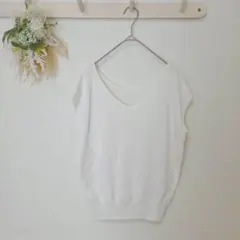 アンドクチュール Vネック サマーニット M 白 フレンチスリーブ 春夏のサムネイル