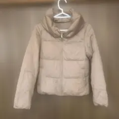 ベージュ フード付き ダウンジャケット