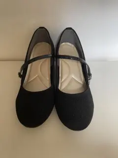 黒 ラメ フォーマル　ストラップ付き パンプス