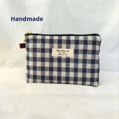 ハンドメイドのチェック柄ポーチ（ネイビー・ホワイト/北欧風