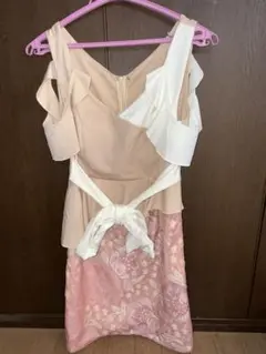 ダスティ―フラワーペプラムタイトミニドレス