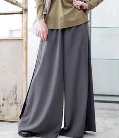 HYKE オリーブグレー プリーツ スカート サイズ1 HYKE オリーブグレー プリーツ スカート サイズ1