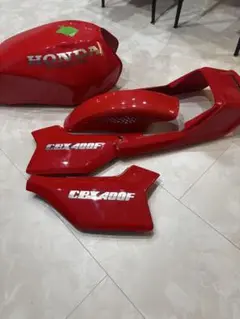 【ＣＢＸ４００Ｆ】 ●赤ソリッドカラー外装セット美品 ● 新品未使用部品 CBX400F】 ○赤ソリッドカラー外装セット美品 ○ 新品未