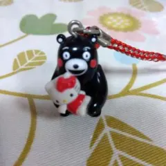 ハローキティ　くまモン　着ぐるみ　マスコット　ぬいぐるみ　キーホルダー ハローキティ」が「くまモン」になりきり | 株式会社あすなろ舎