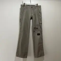 M02437 ドラッグストアーズ　ベージュ　ワークパンツ ブタモチーフ　ロゴ