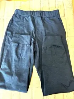 UNIQLO 黒　ボトムス 150サイズ　長ズボン　ユニクロ