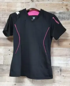 DESCENTE Vネックシャツ ブラック/ピンク