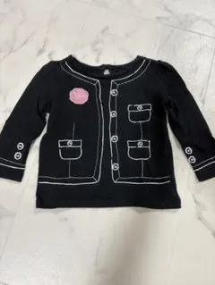 黒の長袖カットソー ボタン付き