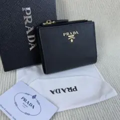 PRADA ブラック 二つ折り財布 サフィアーノレザー