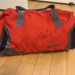 NIKE ボストンバッグ レッド 旅行用バッグ