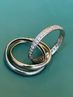 銀色リング 3連リング　キラキラ煌びやか　お手持ちのチェーン通せばネックレスにも