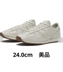 美品　New Balance 471 白スニーカー ホワイトスニーカー　24.0のサムネイル