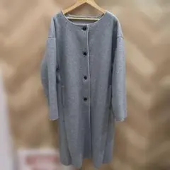 グレーのフリース風ロングコート