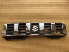 JB23W ジムニー グリル ビックエンブレム付 - メルカリ