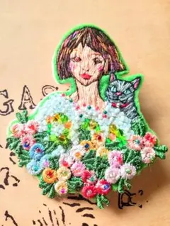 ⑦Q　ハンドメイド刺繍ビーズブローチ/キーホルダー