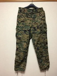迷彩カーゴパンツ