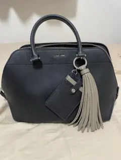 Calvin Klein 黒 ショルダーバッグ タッセル付き