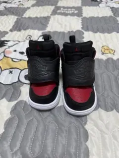 Nike Jordan 1 Mid Crib Bootieのサムネイル