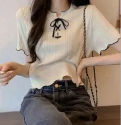 SHEIN☆ショート丈半袖ニット S リボン付きクロップドトップス　クリーム色のサムネイル