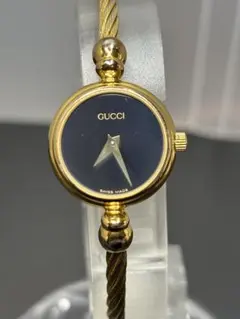 美品　GUCCI 時計 2700L ゴールド 黒文字盤 バングルウォッチ GUCCI グッチ バングル ウォッチ 2700.2.L 腕時計 SS GP