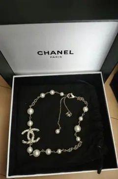 【修正】CHANELシャネル　フェイクパールネックレス　ほぼ未使用　箱・保存袋付のサムネイル