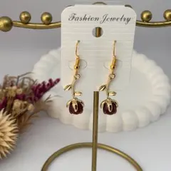 ハンドメイドピアス❤️おしゃれなワインレッドローズピアス❤️バラ　薔薇　ローズピアス