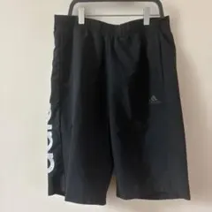 adidas ブラック ショートパンツ