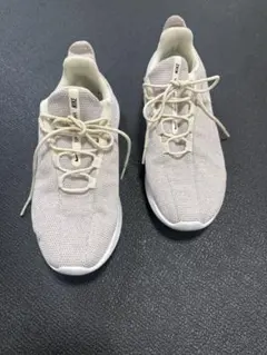 Nike ベージュ スニーカー