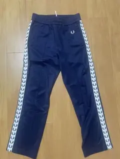 2025年最新】fred perry トラックパンツの人気アイテム - メルカリ