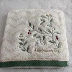 新品未使用　Afternoon Tea ハンカチ タオル リーフ柄刺繍のサムネイル