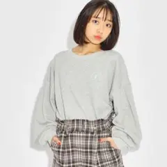 ピンクラテ　袖タックガーリーロゴ裏毛プルオーバー165