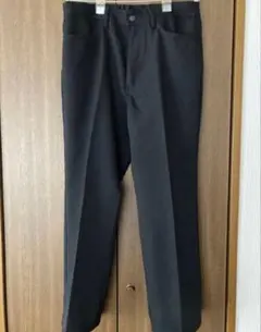 GU センタープレス ストレートパンツ ブラック