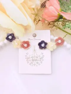 No.2521 小さなお花イヤーカフ風耳飾り（cafe latte）