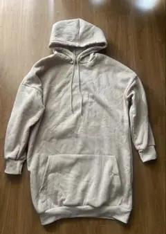 フード付きロングパーカー 薄いベージュ カンガルーポケット