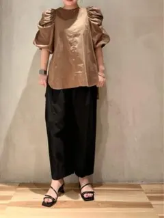 ELENDEEK ブラウン ボリュームスリーブブラウスのサムネイル