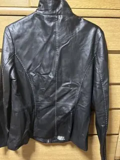 黒の羊革ジャケットのサムネイル