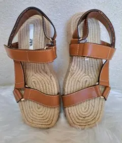 ZARA ブラウン ストラップサンダル