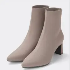 GU ポインテッドニットブーツ ベージュ