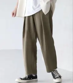 ETELIO セミワイドタックバルーンパンツ　ブラウン系