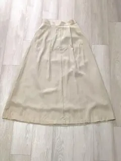 ベージュ フレアスカート