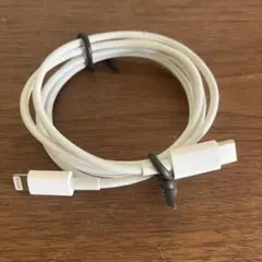 美品　Apple純正 ケーブル USB-C to Lightning 1M