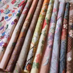 68　着物ハギレ　36×50㎝　10枚　金彩　型染　季節小物　パッチワーク