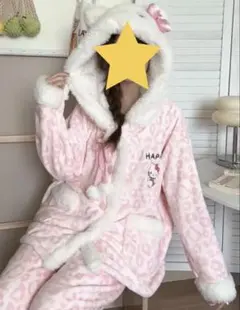 ピンクのヒョウ柄ハローキティパジャマセット
