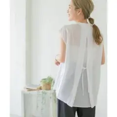 バックリボンシアーブラウス　ITEMS URBAN RESEARCH ホワイト