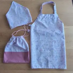 花柄エプロンセット100〜120（三角巾・巾着袋付き）