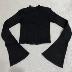 ブラックフレア袖ハイネックラメセーター