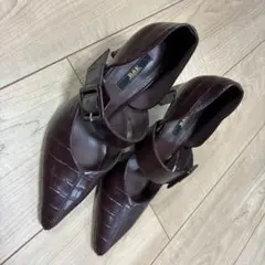 R&E パンプス　ヒール　ブラウン　ベルト付き